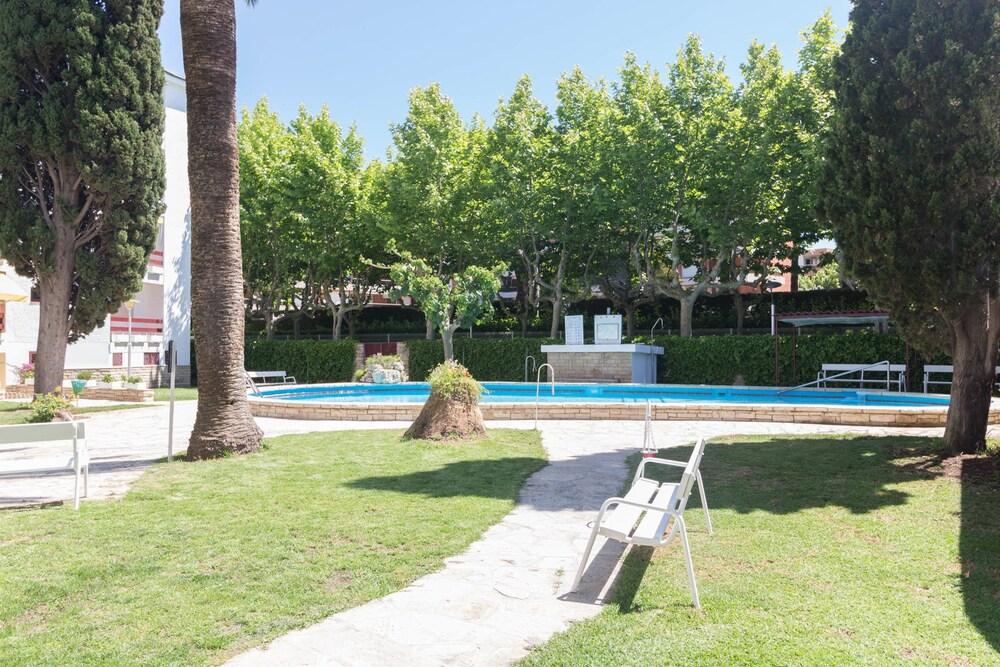 Apartamentos Corcega Palmyra Салоу Екстер'єр фото