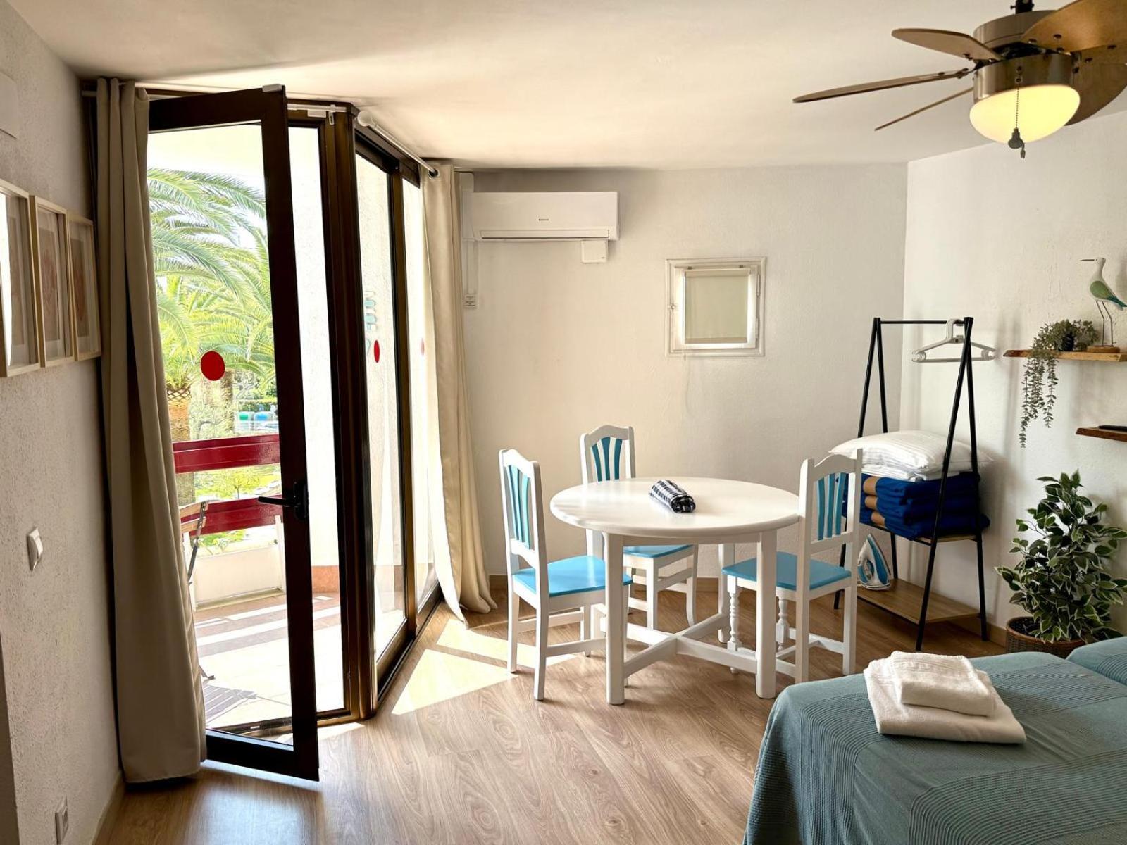 Apartamentos Corcega Palmyra Салоу Екстер'єр фото